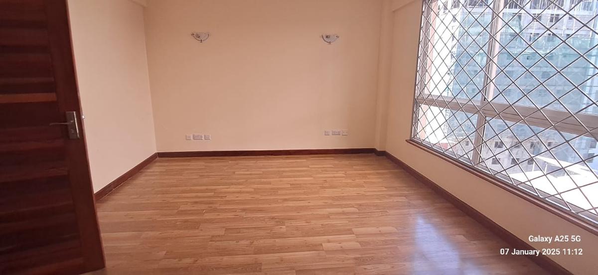 3 Bed Apartment with En Suite at 2Nd Ave Parklands - 15