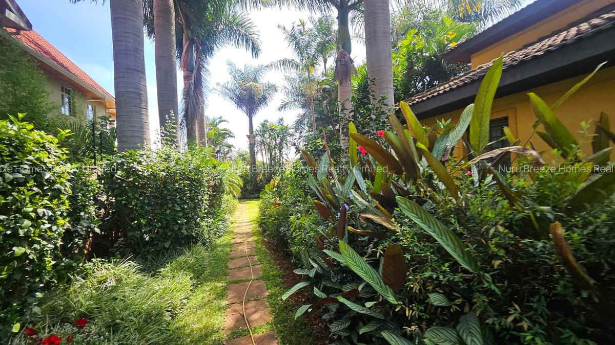 6 Bed House with En Suite in Runda - 8