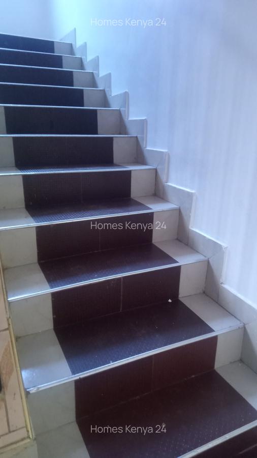 5 Bed House in Banana - 16