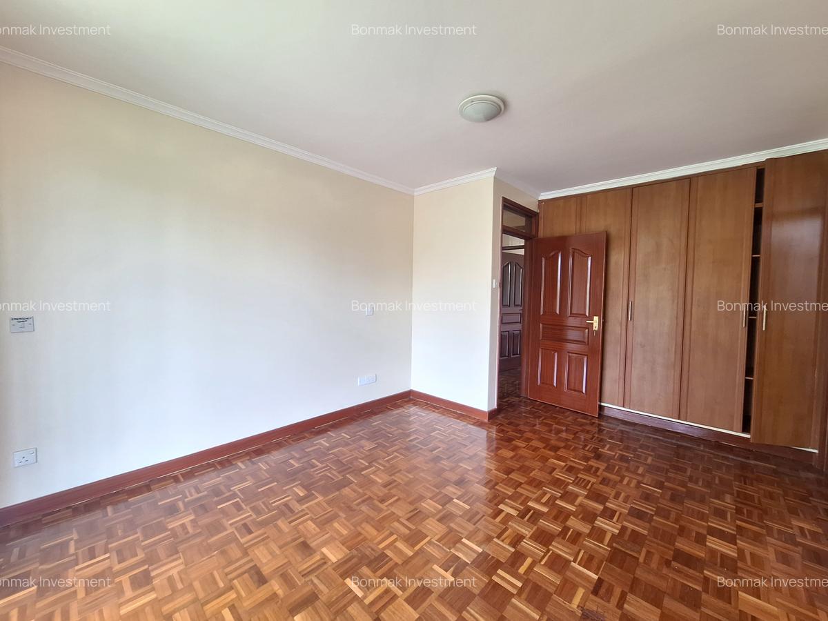 4 Bed Townhouse with En Suite at Redhill Link Road - 17