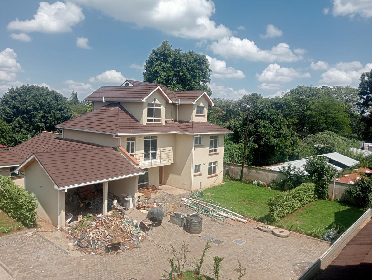 5 Bed House with En Suite at Spring Valley - 8