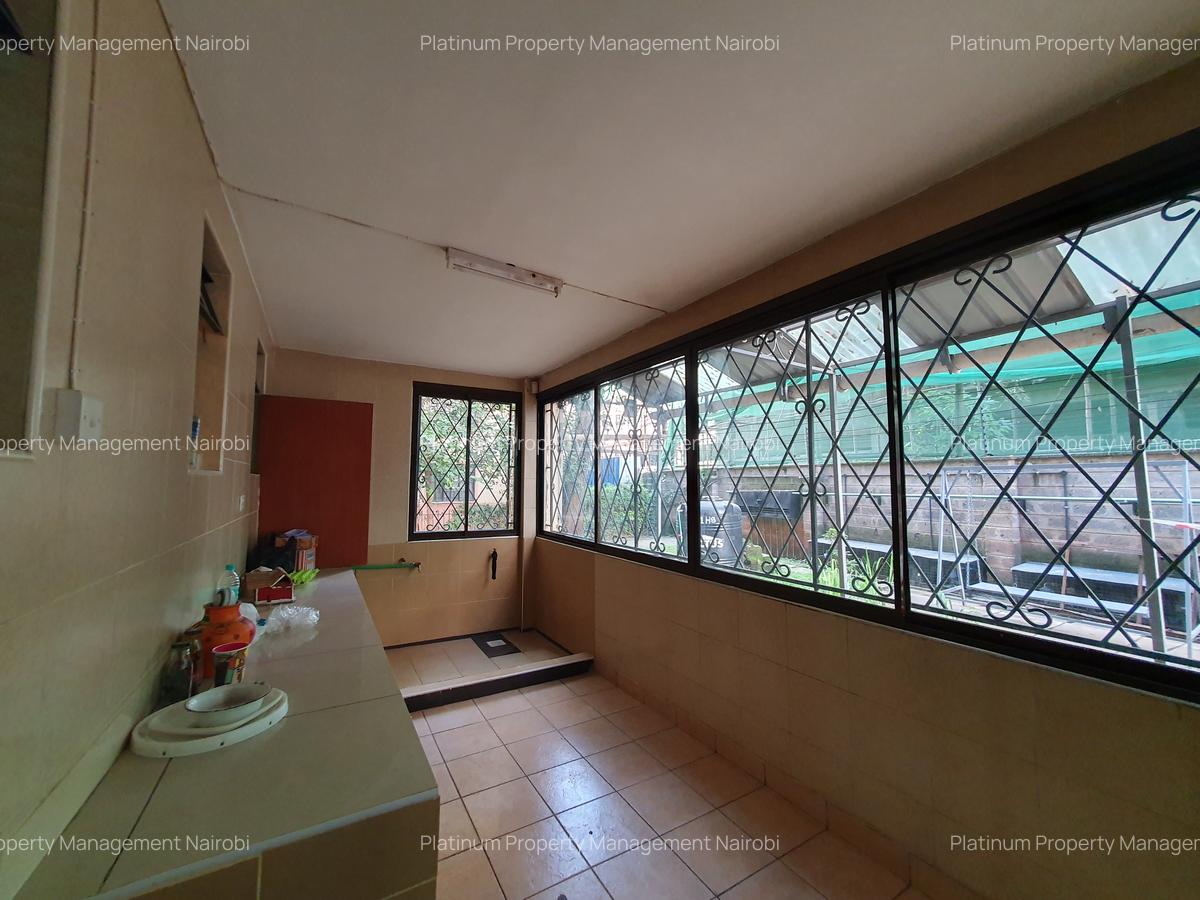 4 Bed Apartment with En Suite at Mpaka Rd - 9