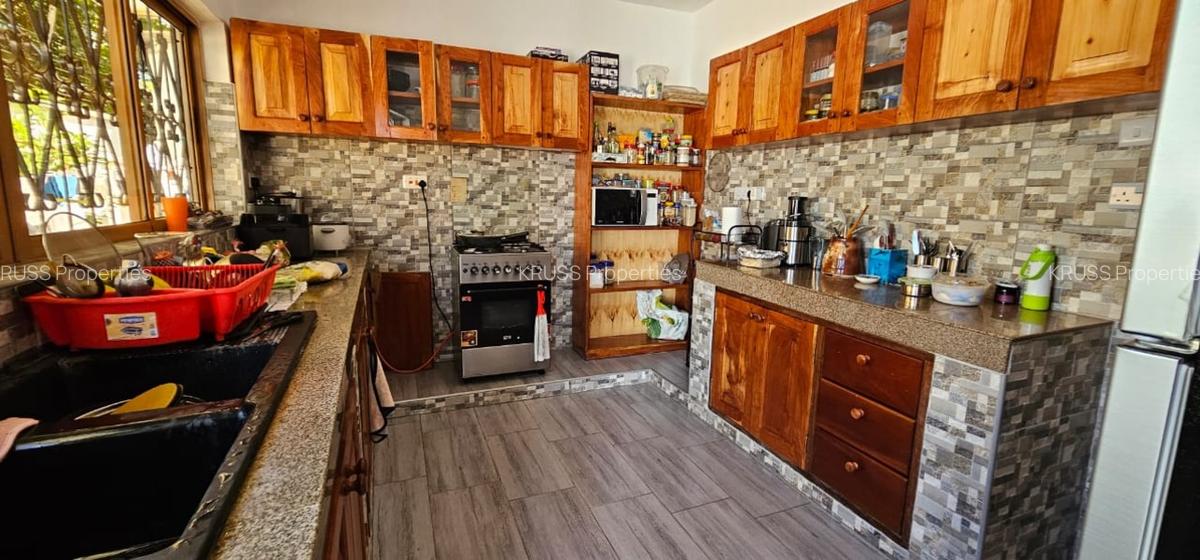 2 Bed House with En Suite at Hs100 - 7