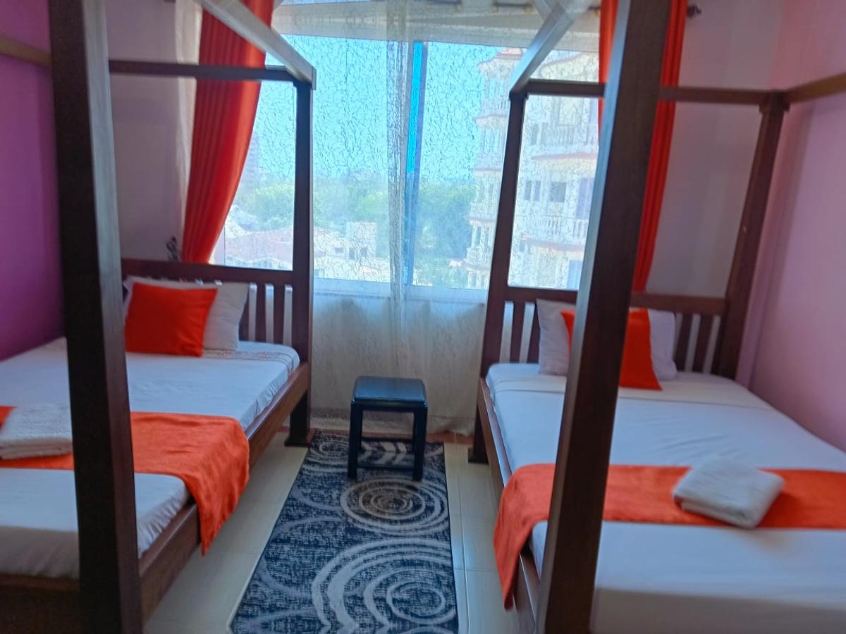 Furnished 3 Bed Apartment with En Suite at Links Road - 4