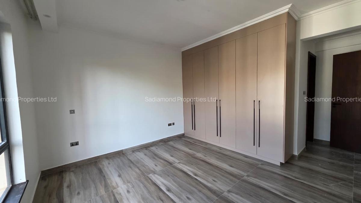 2 Bed Apartment with En Suite in General Mathenge - 14