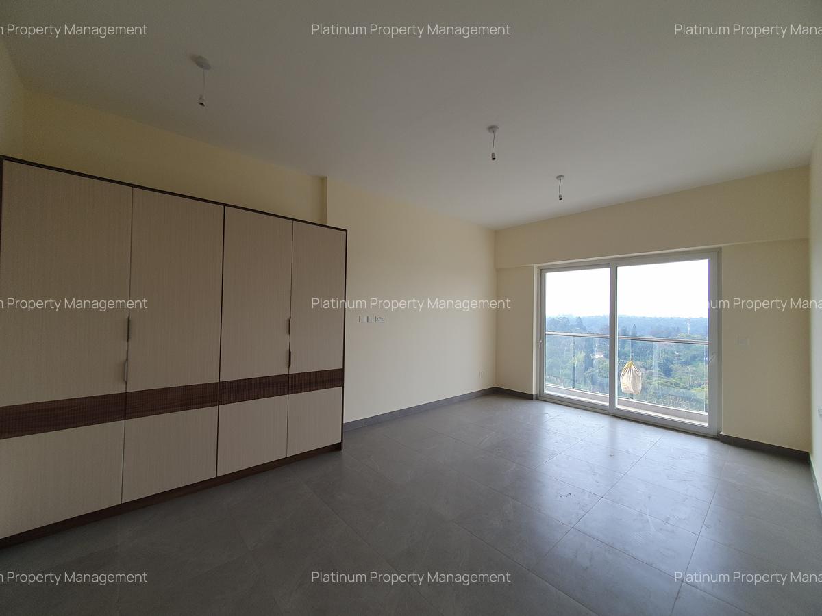 3 Bed Apartment with En Suite in Parklands - 9