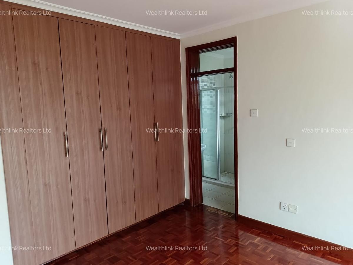 4 Bed Townhouse with En Suite at Redhill - 6