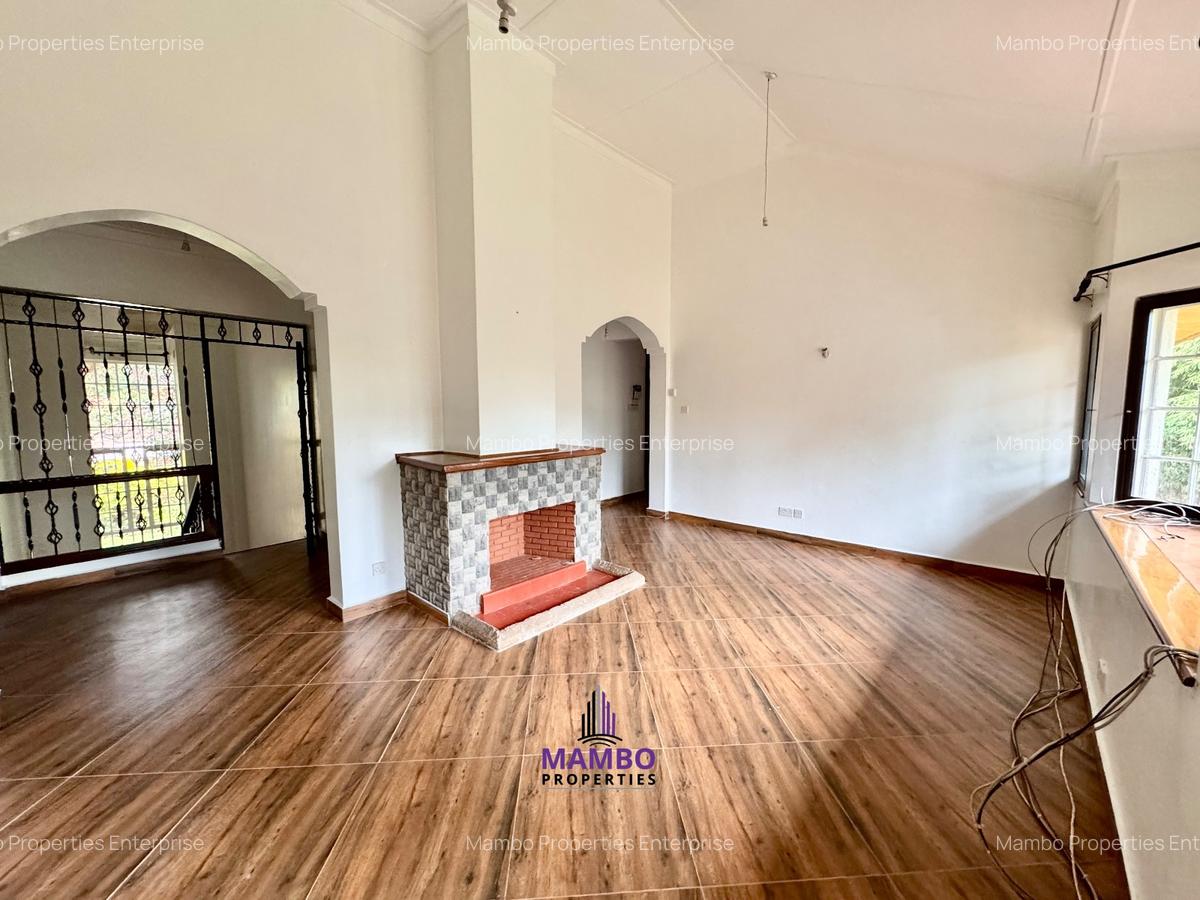 5 Bed Townhouse with En Suite at Rosslyn Lone Tree - 10