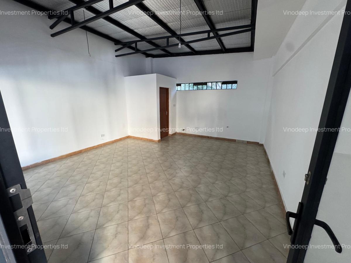 325 ft² Commercial Property with Backup Generator at 1St Parklands - 3