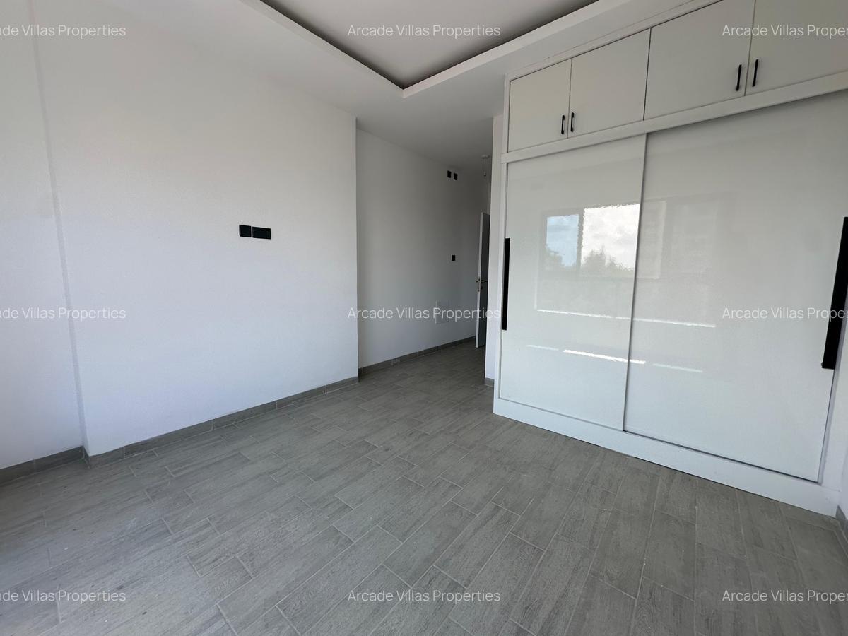 2 Bed Apartment with En Suite in Lavington - 12