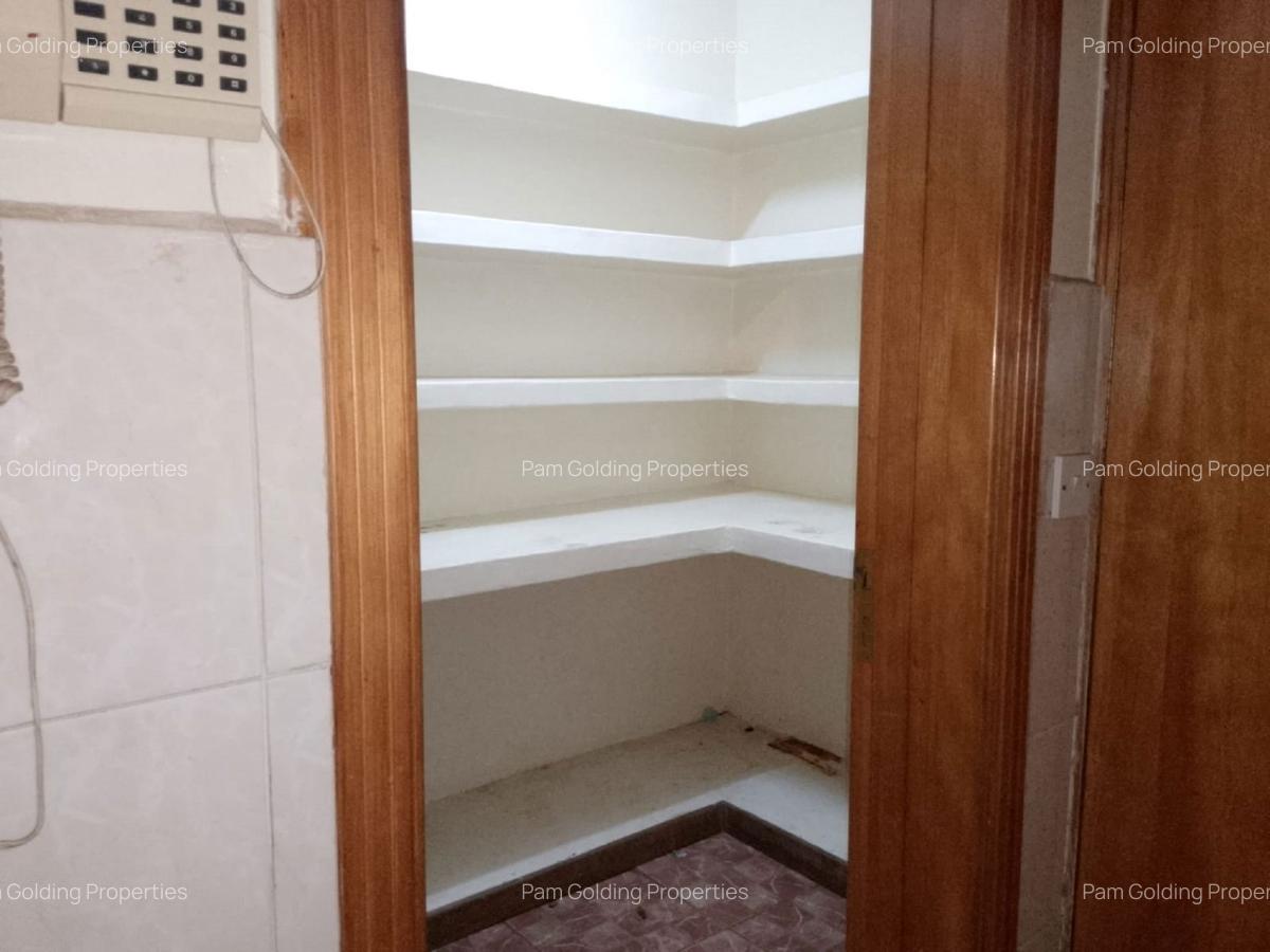 4 Bed Apartment with En Suite in Kilimani - 9