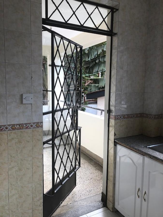 Serviced 2 Bed Apartment with En Suite at Arwings Khodeck Road - 11