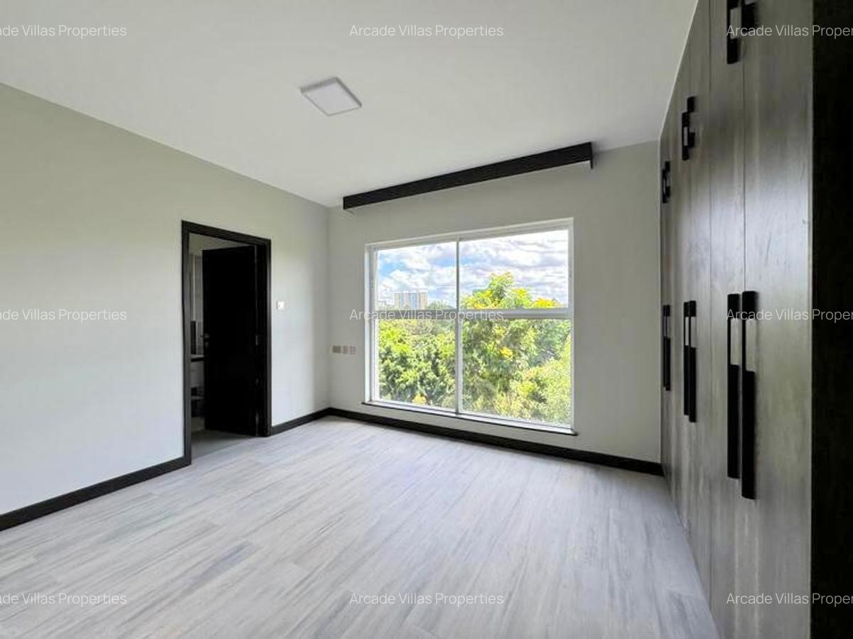 2 Bed Apartment with En Suite in Riverside - 11