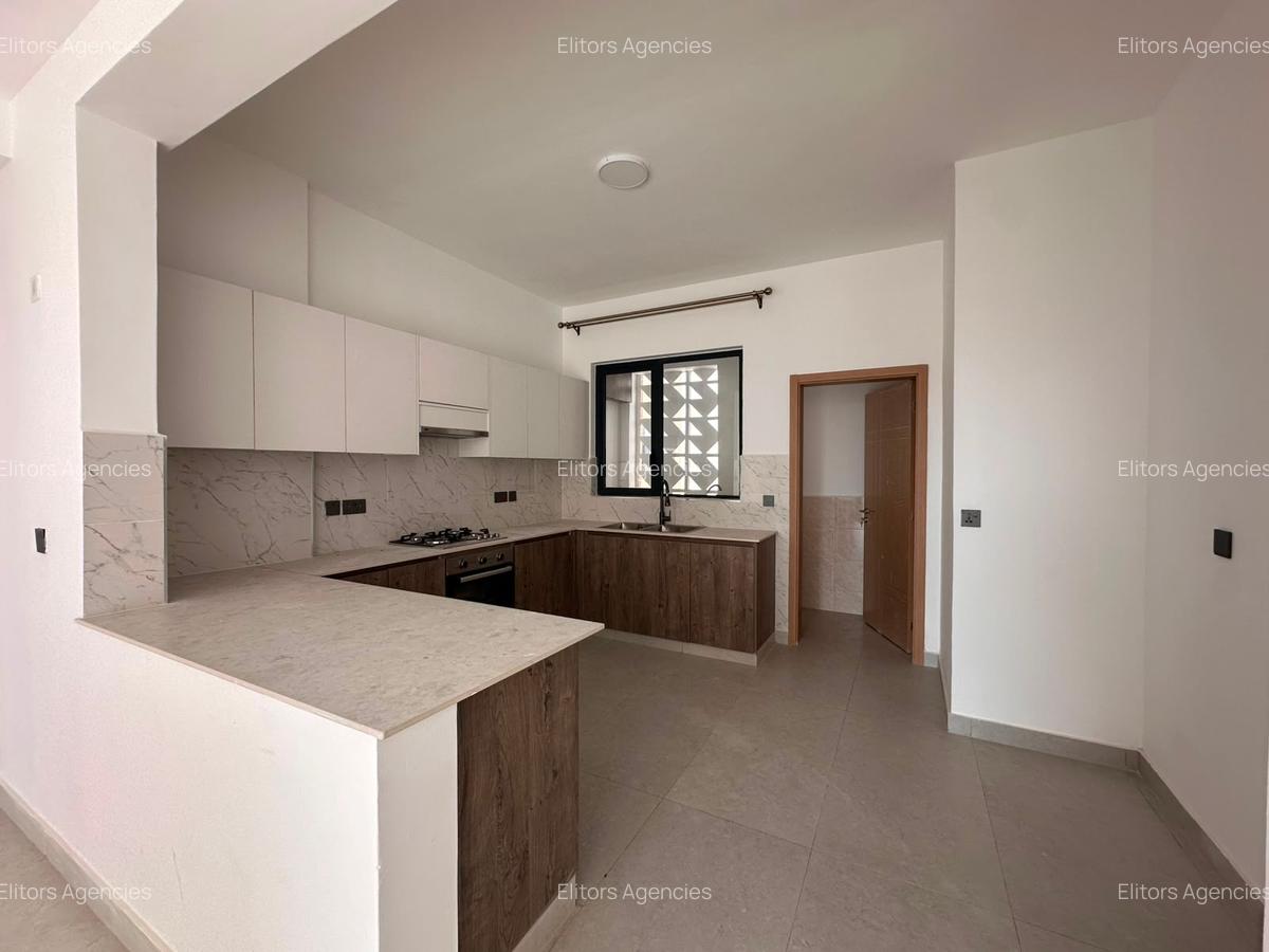 2 Bed Apartment with En Suite at Brookside Drive - 4