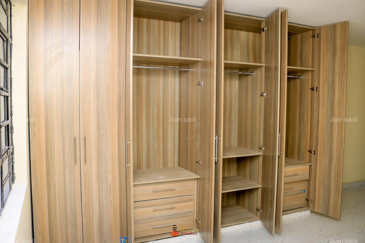 4 Bed House with En Suite at Shompole Road - 13