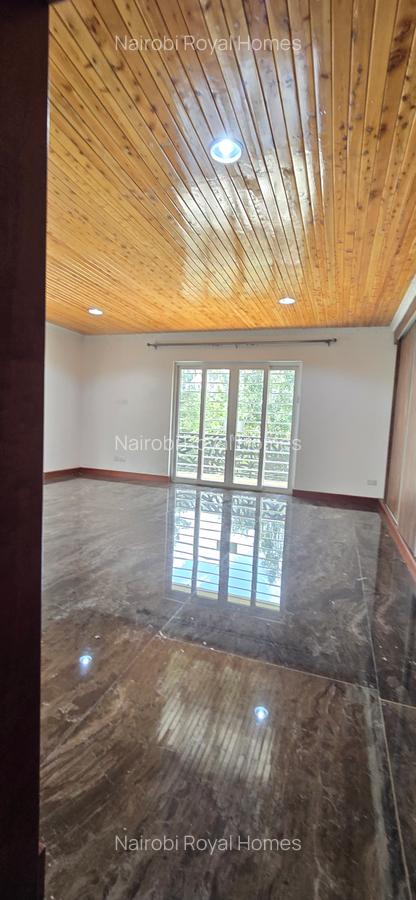 5 Bed Townhouse with En Suite at Rosslyn Lone Tree - 8