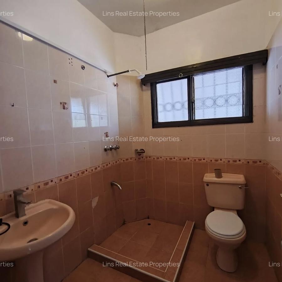 4 Bed Townhouse with En Suite in Lavington - 13