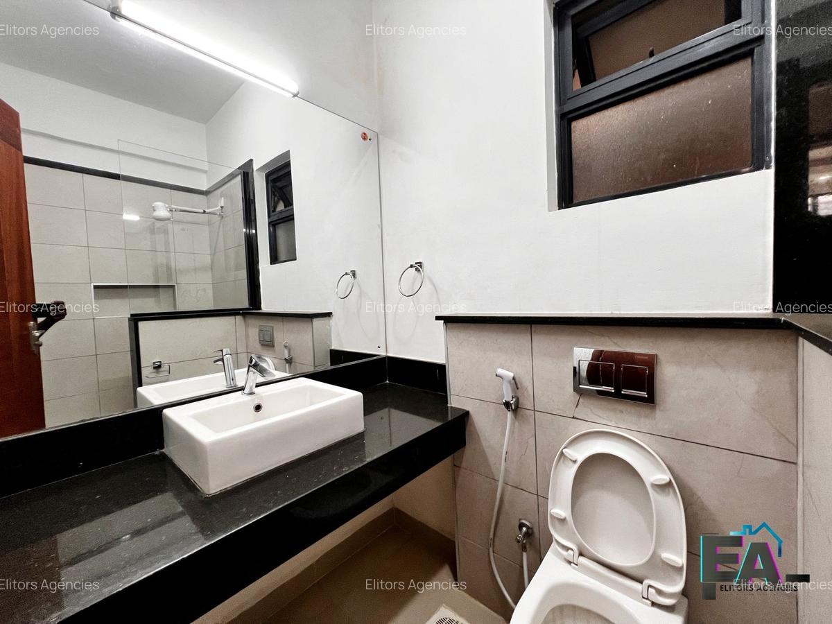 2 Bed Apartment with En Suite at Lantana Road - 11