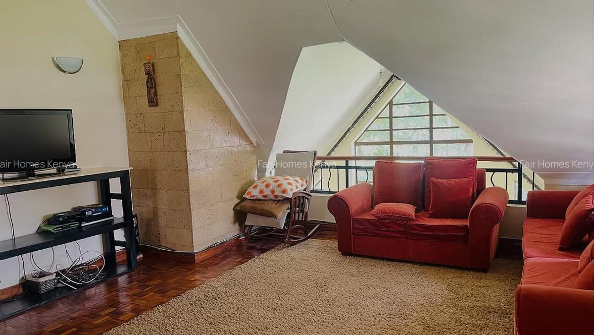 5 Bed Townhouse with En Suite at Kabasiran Avenue - 10