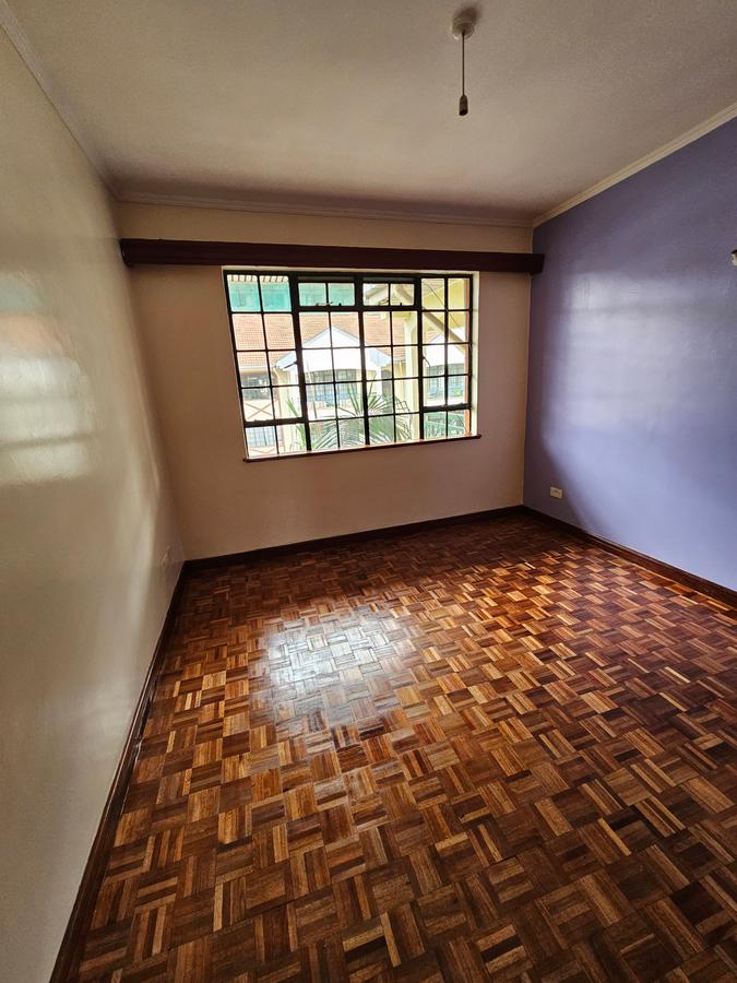 3 Bed Apartment with En Suite at Lavington - 7