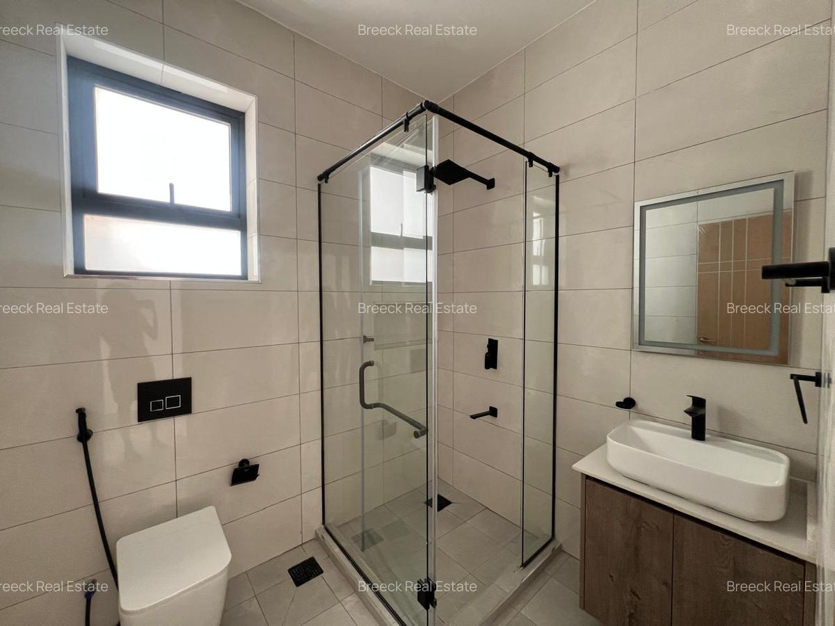 3 Bed Apartment with En Suite at Brookside Drive - 3