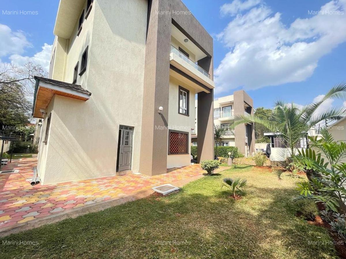 5 Bed Townhouse with En Suite in Lavington - 2
