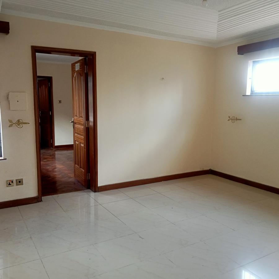 4 Bed Townhouse with En Suite at Parklands - 6