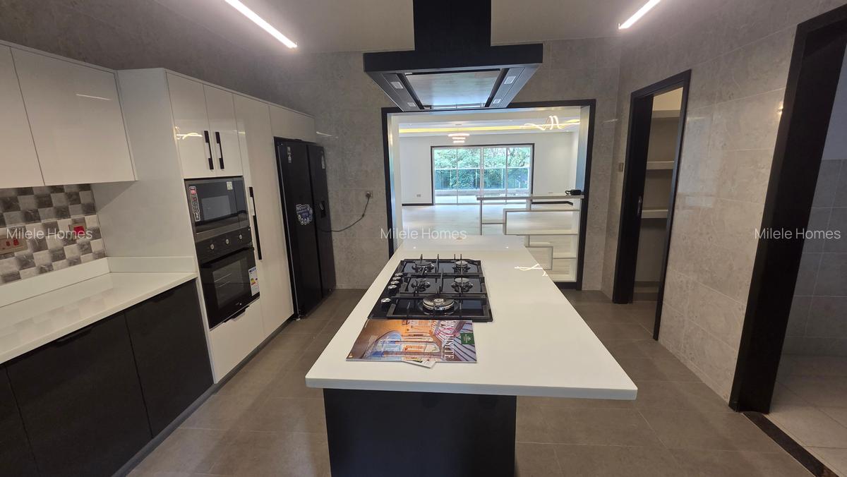 Serviced 3 Bed Apartment with En Suite at Riverside Drive - 13