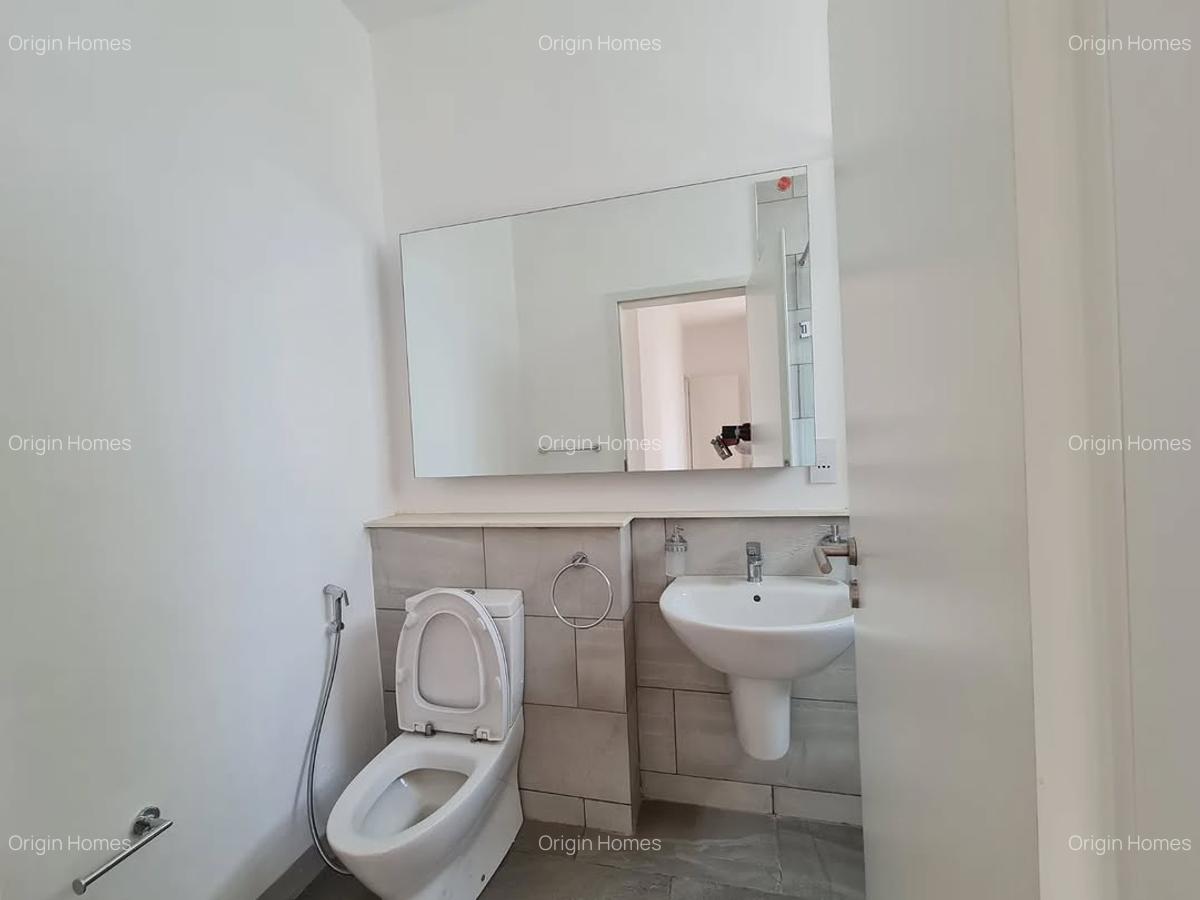 3 Bed Apartment with En Suite at Riverside Drive - 7