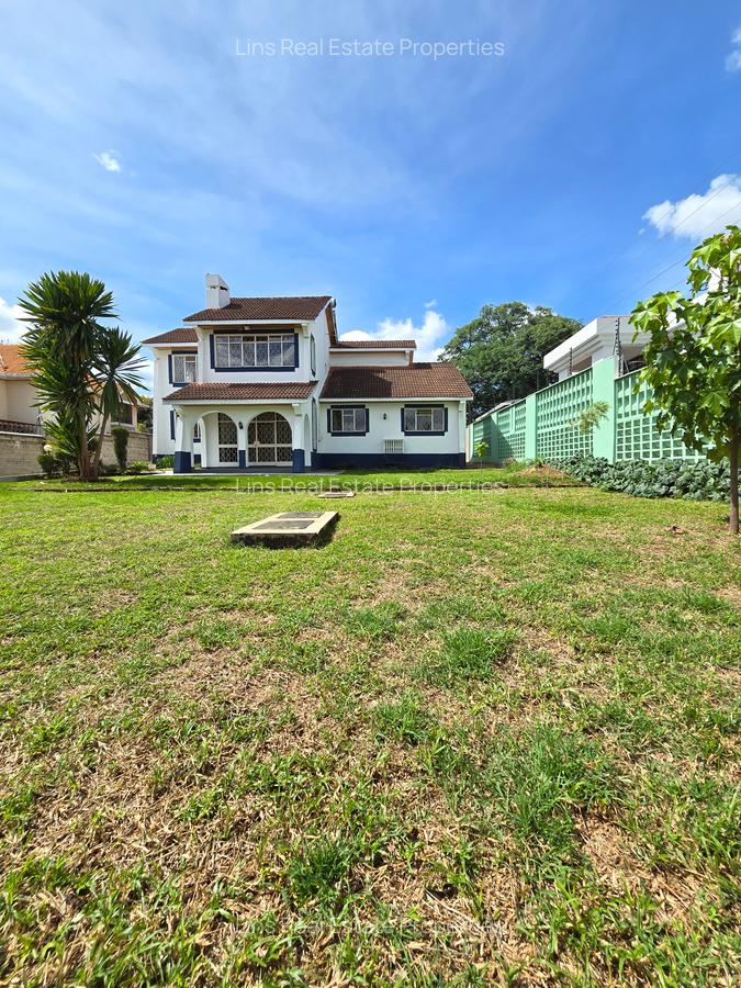 4 Bed House with En Suite in Runda - 2