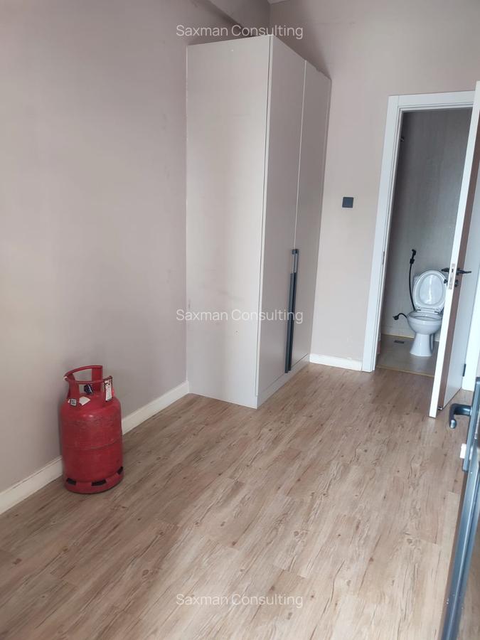 Furnished 3 Bed Apartment with En Suite in Brookside - 20