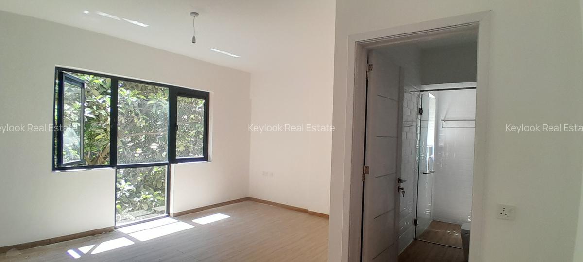 3 Bed Apartment with En Suite at Lavington - 13