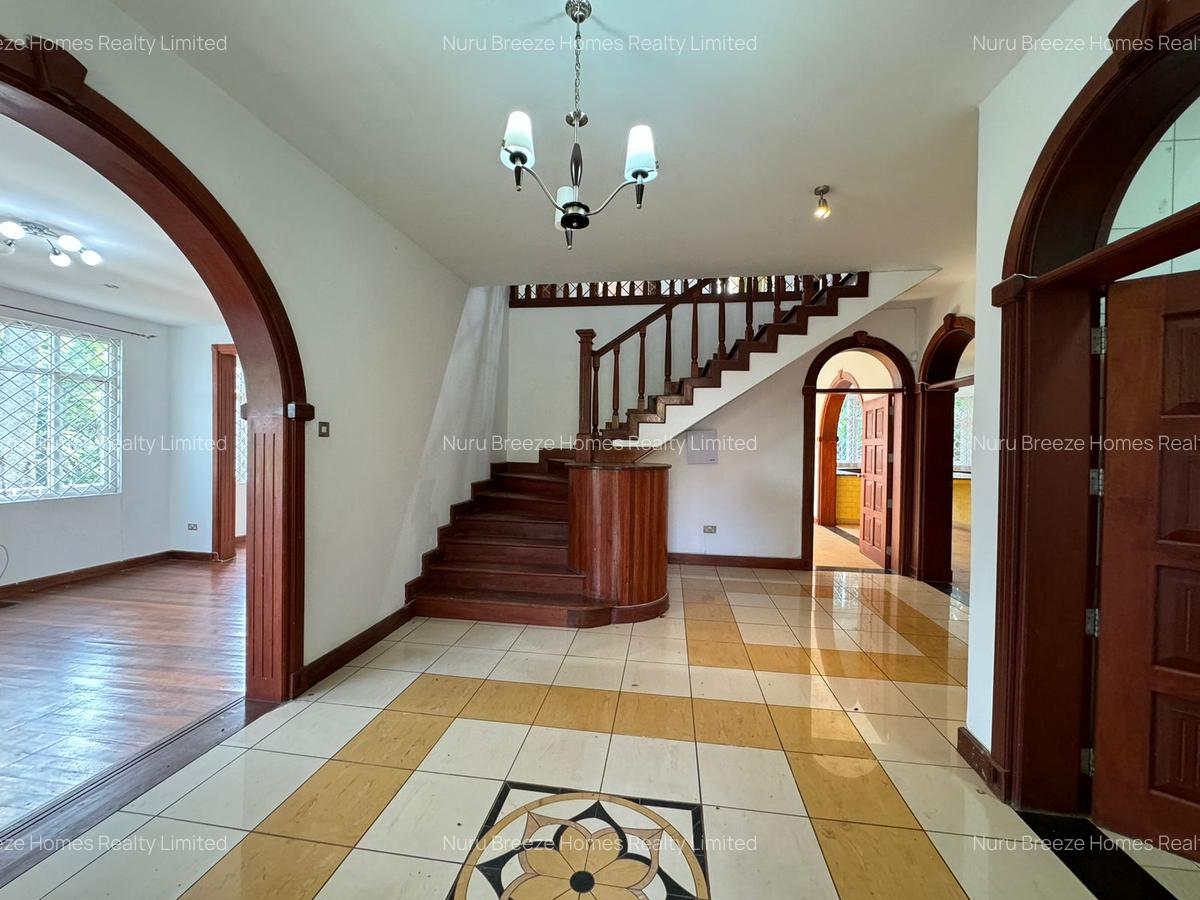 5 Bed Townhouse with En Suite in Rosslyn - 10