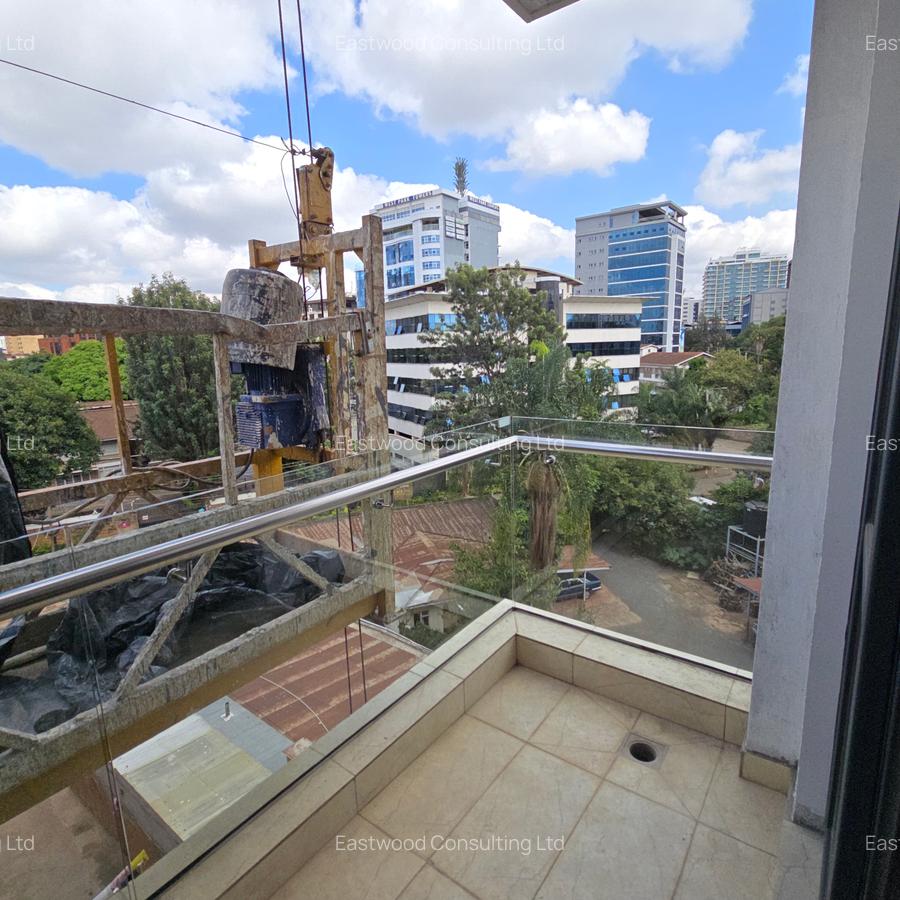 3 Bed Apartment with En Suite at The Crescent - 11