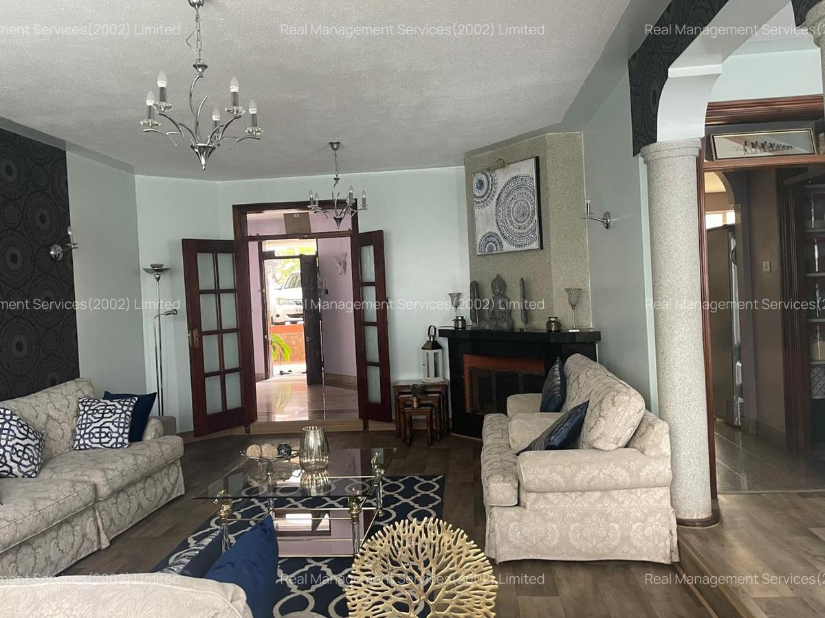 5 Bed Villa with En Suite at Riverside Close - 1