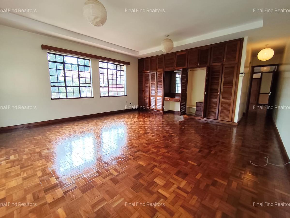 5 Bed House with Garden in Runda - 10