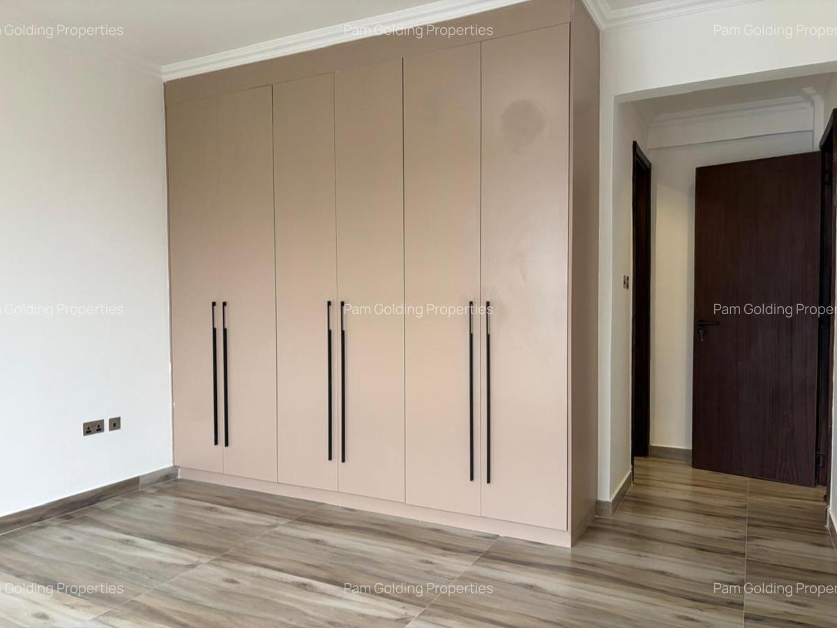 2 Bed Apartment at Brookside Close - 10