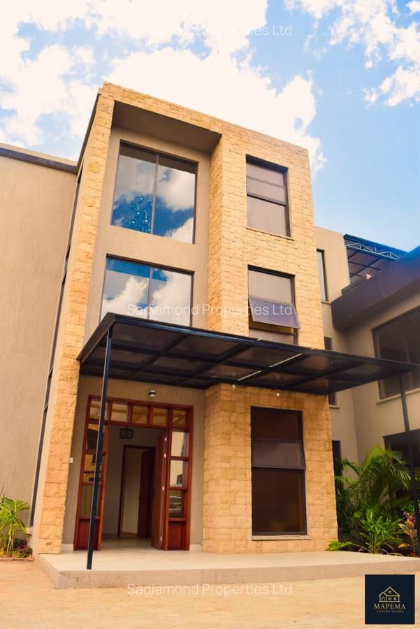 6 Bed Townhouse with En Suite in Karen - 6