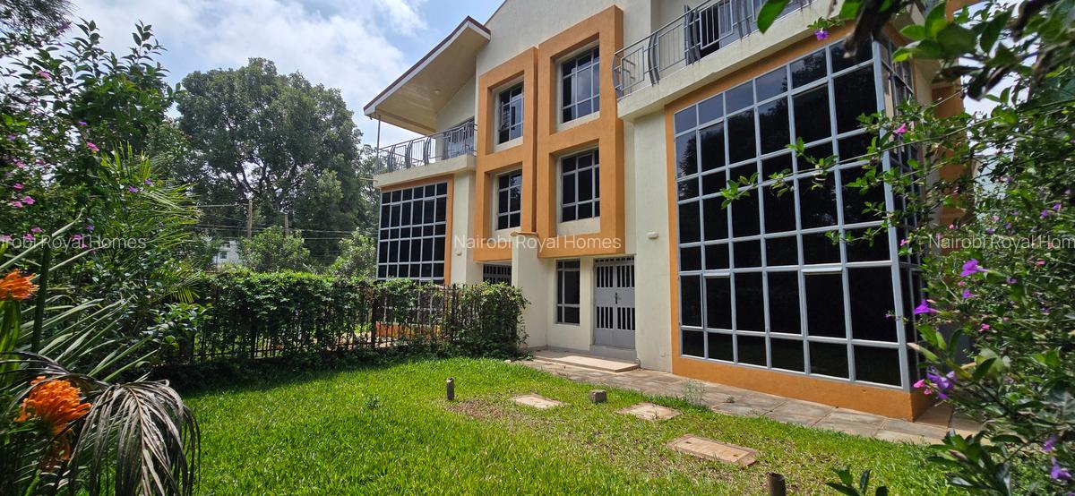 5 Bed Townhouse with En Suite at Lavington Green - 3