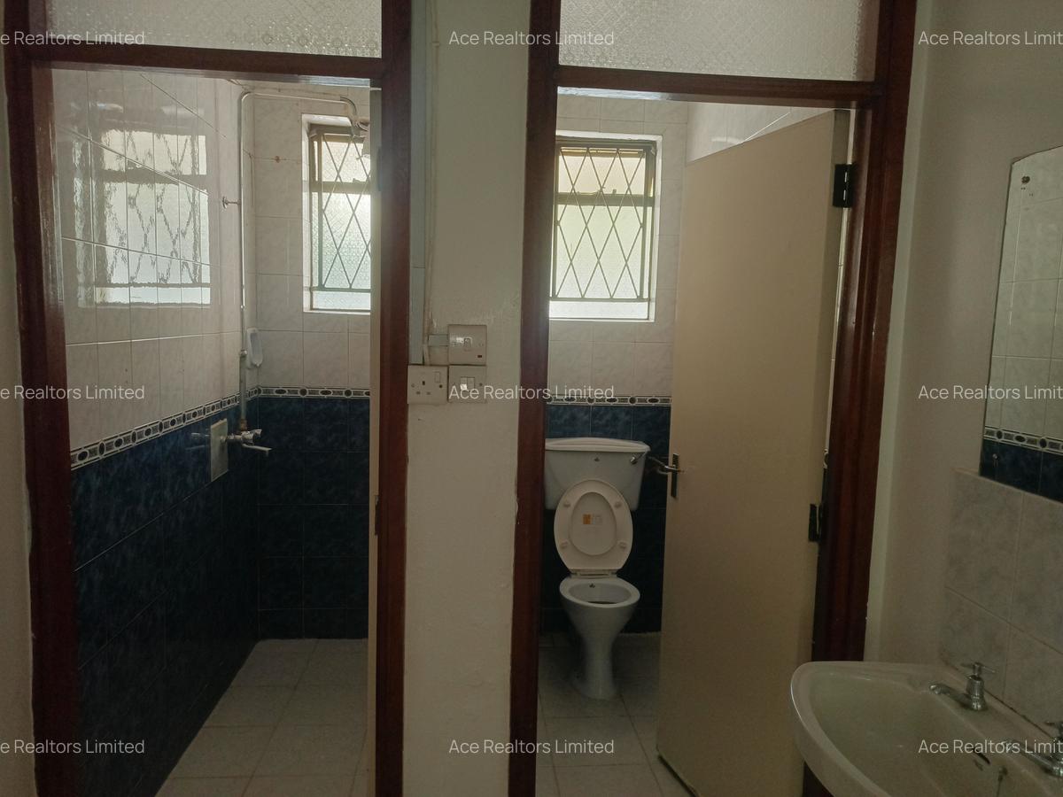 3 Bed Apartment with En Suite at Valley Arcade - 10