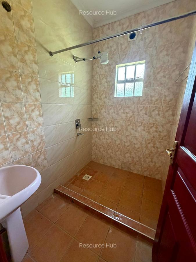 4 Bed House with En Suite at Hardy Area - 15
