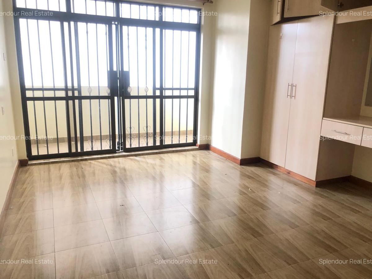 3 Bed Apartment with En Suite in Parklands - 10