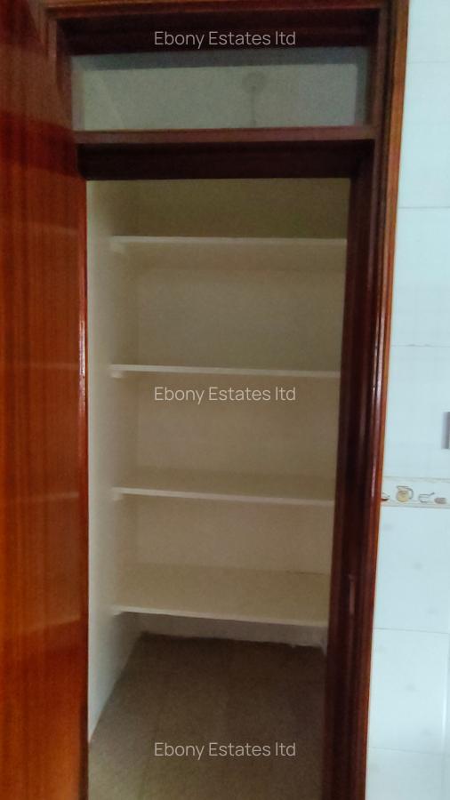 4 Bed Apartment with En Suite at Riverside Drive - 10