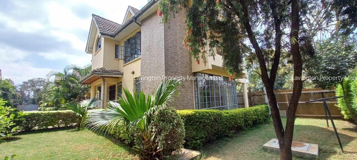5 Bed Townhouse with En Suite at Lavington Green - 1