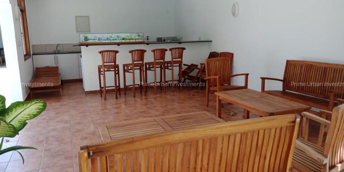 4 Bed Villa with En Suite in Nyali Area - 5