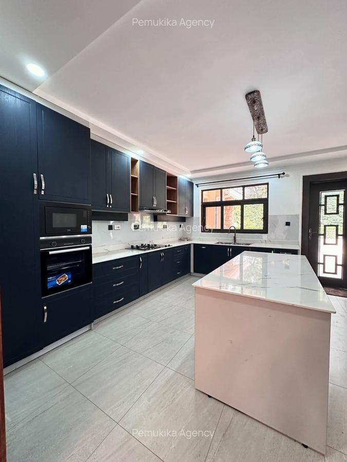 4 Bed Townhouse with En Suite in Karen - 2