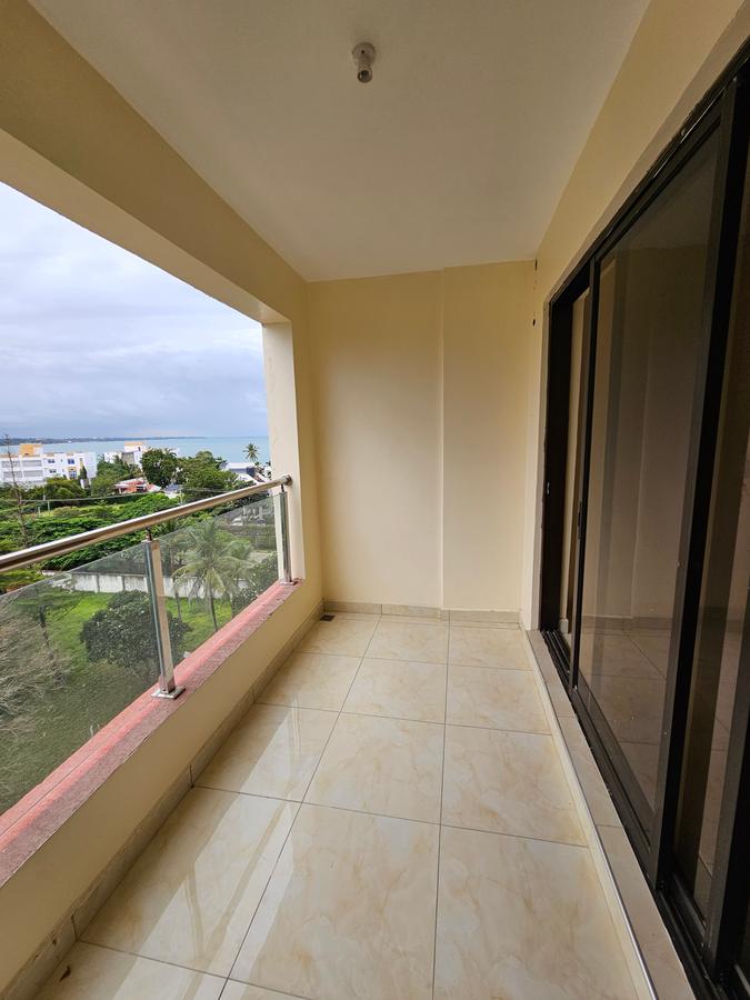 2 Bed Apartment with En Suite in Nyali Area - 4