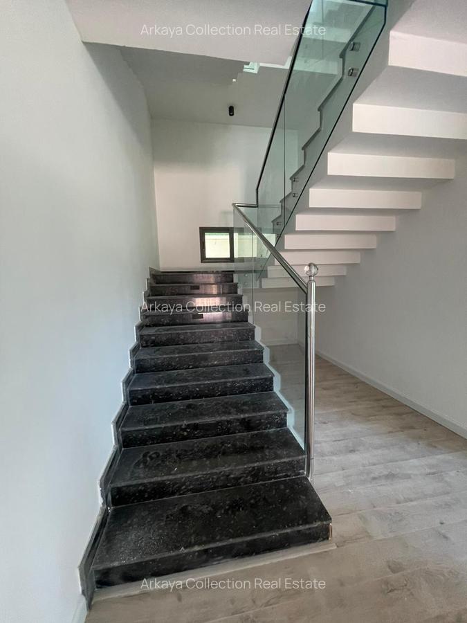 5 Bed Villa with En Suite in Lavington - 13