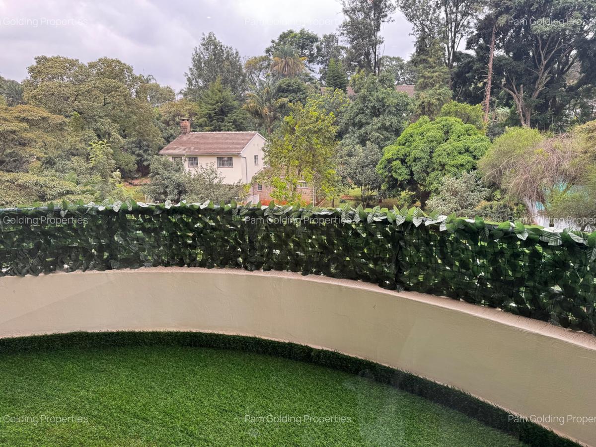 3 Bed Apartment with En Suite in Riverside - 19