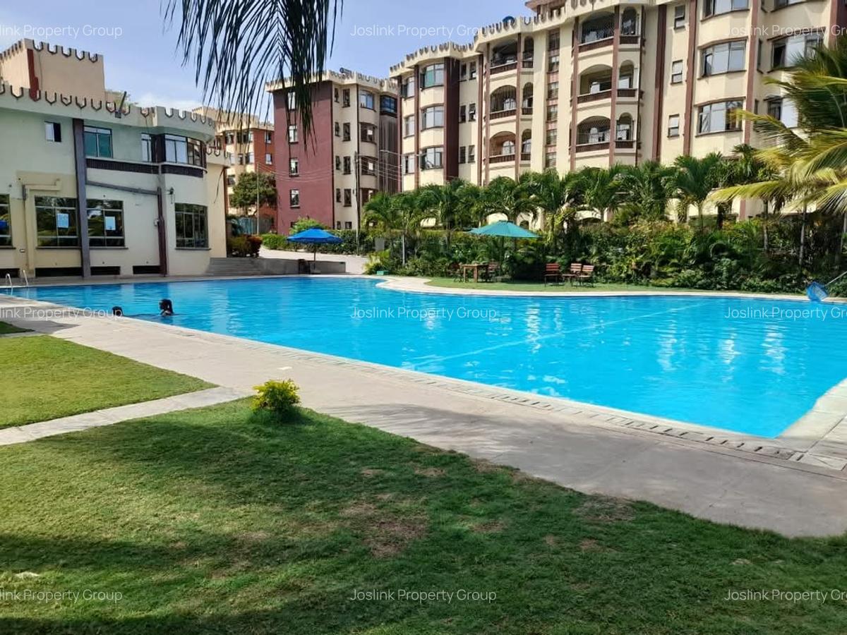 Serviced 3 Bed Apartment with En Suite in Nyali Area - 5